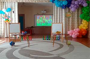 Изучаем цифры на прогулке.